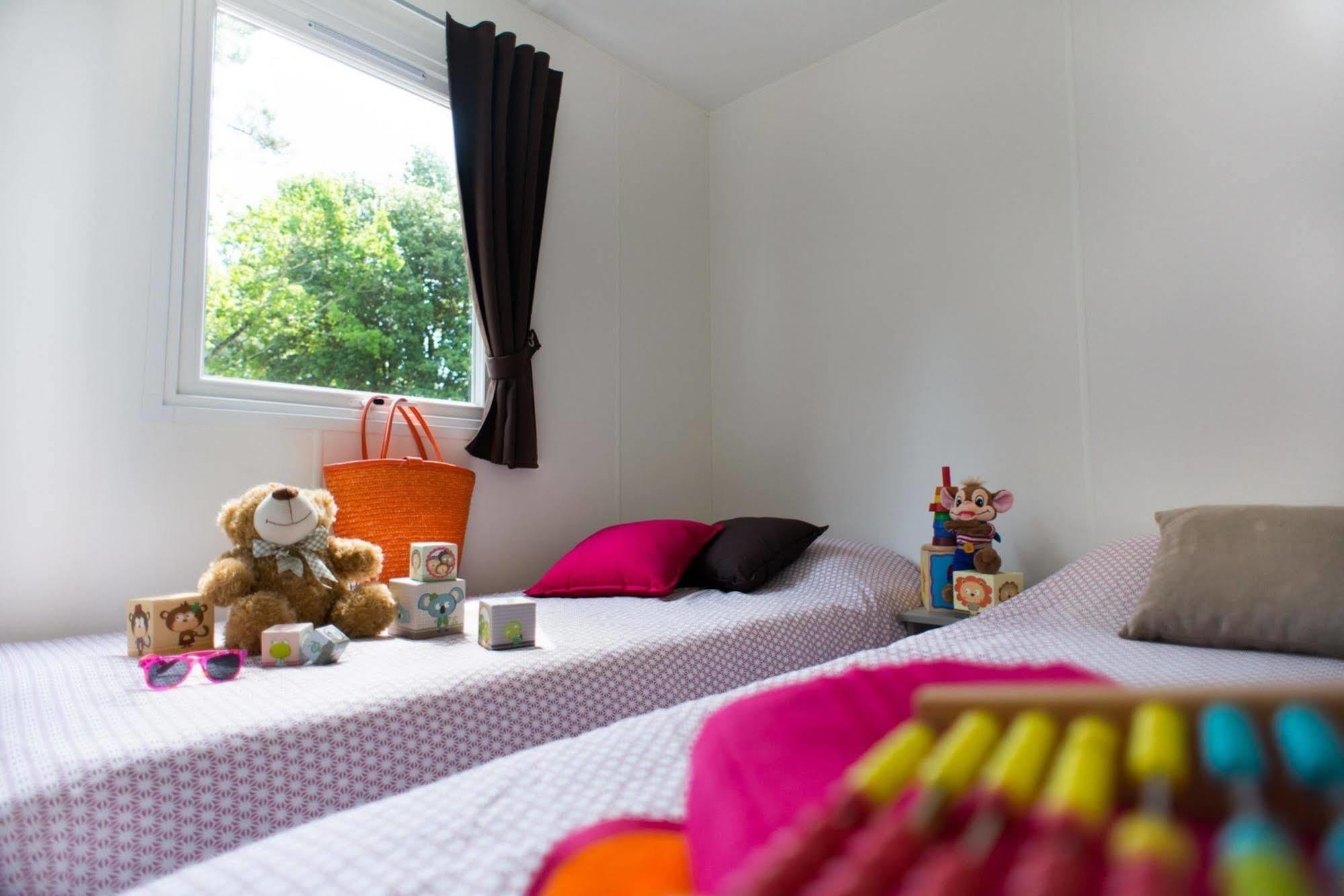 Camping Officiel Siblu Domaine De Dugny 翁赞 外观 照片